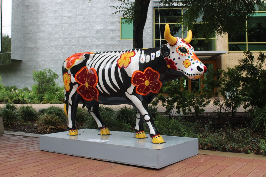 No bull: There's moo-cho painted cows to see all over San Antonio
